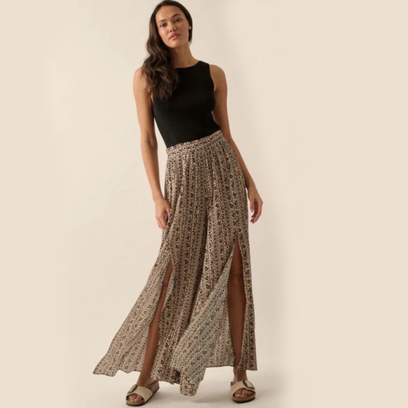 Far & Beyond Floral-Stripe Split Wide-Leg Pant, Beach Pants - Picture 2 of 6